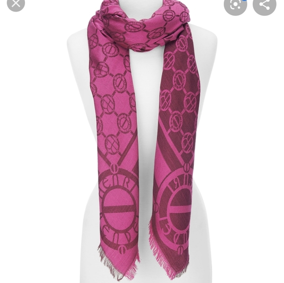 HENRI BENDEL LITE PINK SCARF MAKE AN OFFER! - Picture 3 of 8